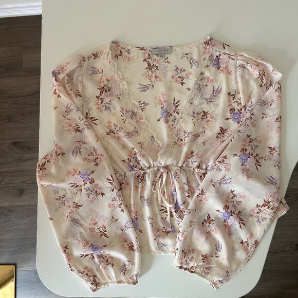 NWOT Large White Long Sleeve Plunge V-Neck Floral Peplum Puff Sleeve Blouse - Picture 9 of 16